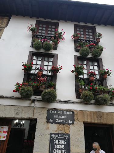 Casa Lel Queso Artesanal De Cantabria quesería en Santillana Del Mar