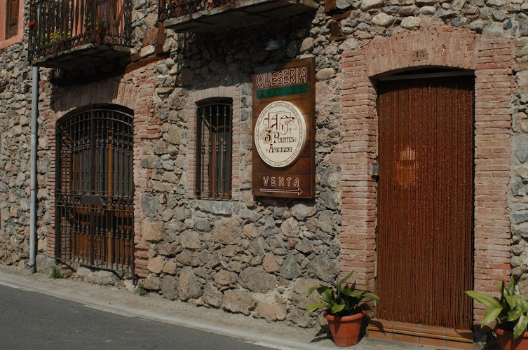 Panadería- Quesería Tres Puentes Anguiano quesería en Anguiano