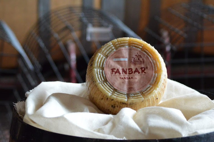 Quesos Artesanos Y Vinos Fanbar quesería en Samper De Calanda
